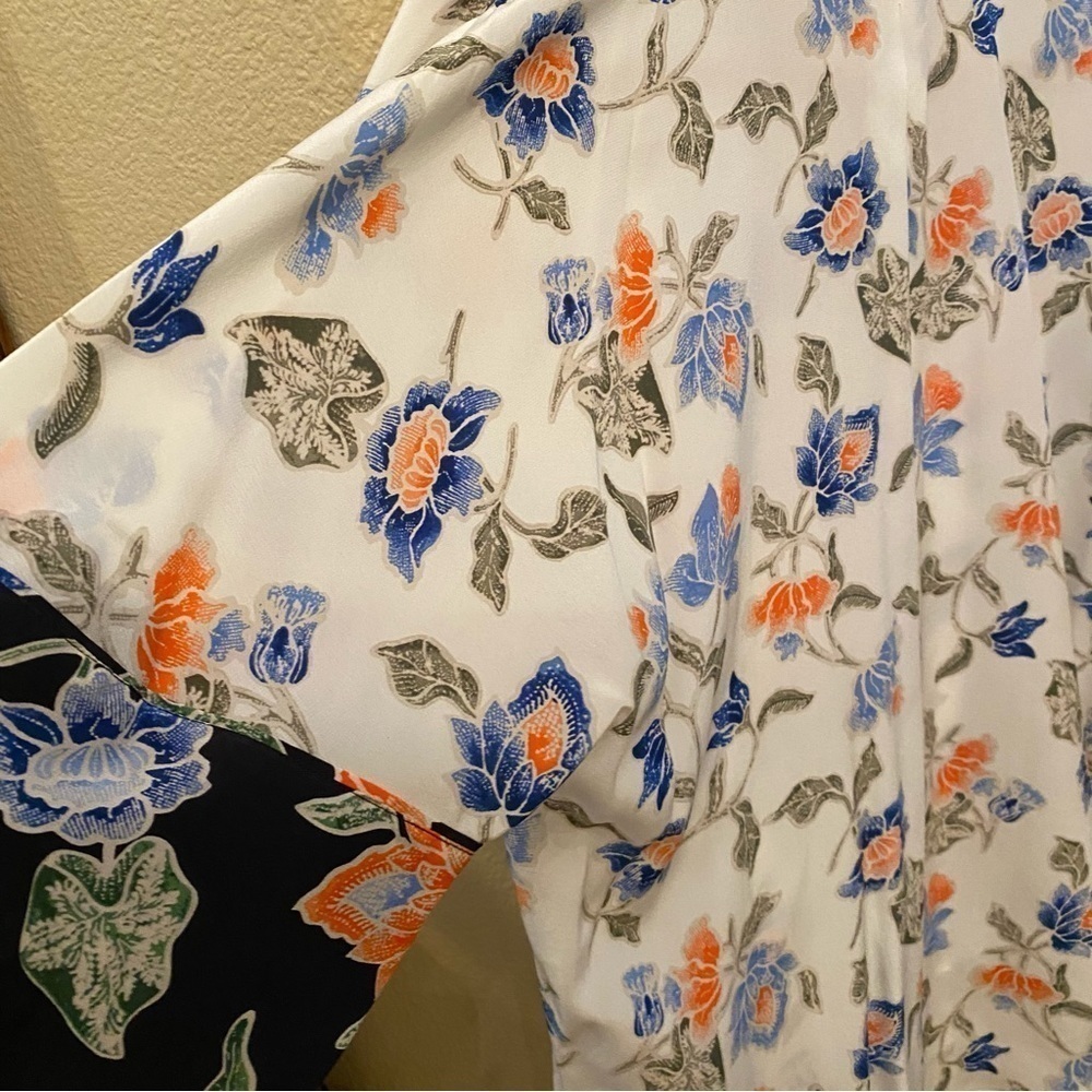 SOLD!! JOIE Desmonda Floral 100% Silk 3/4 Sleeve Pajama Style Button Top-Medium - Picture 6 of 9
